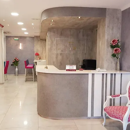 Avenida Plaza Hotel