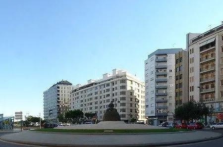 Avenida Plaza 3*