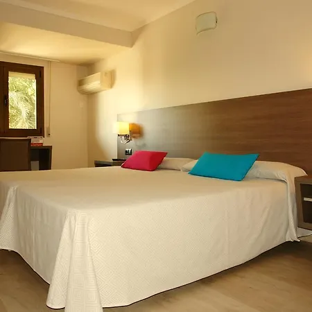 Avenida Plaza Hotel 3*