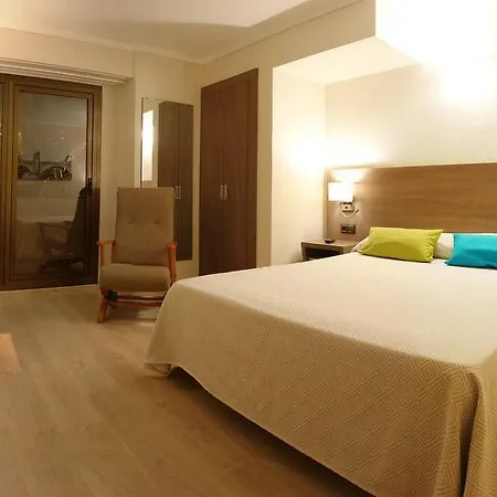 Avenida Plaza Hotel 3*