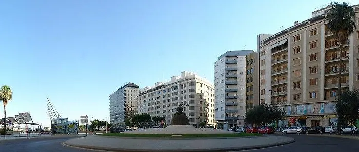 Avenida Plaza 3*